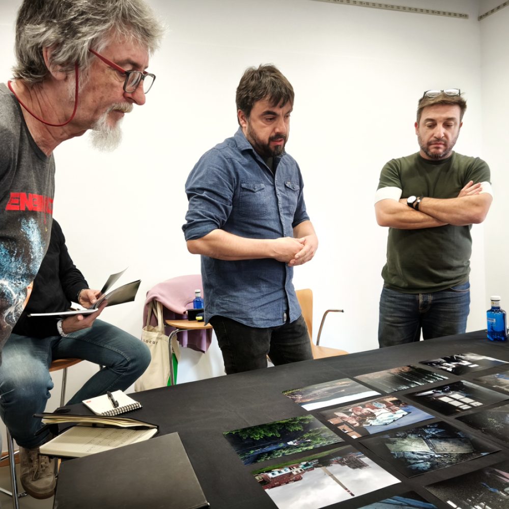 Festival Ojos Rojos Visionado Proyectos Fotográficos Escuela Mistos Fotografía Alicante Talleres Cursos Viajes fotográficos